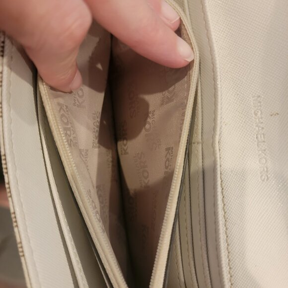 Michael Kors Fulton Carryall Women's Leather Wallet - Picture 15 of 16